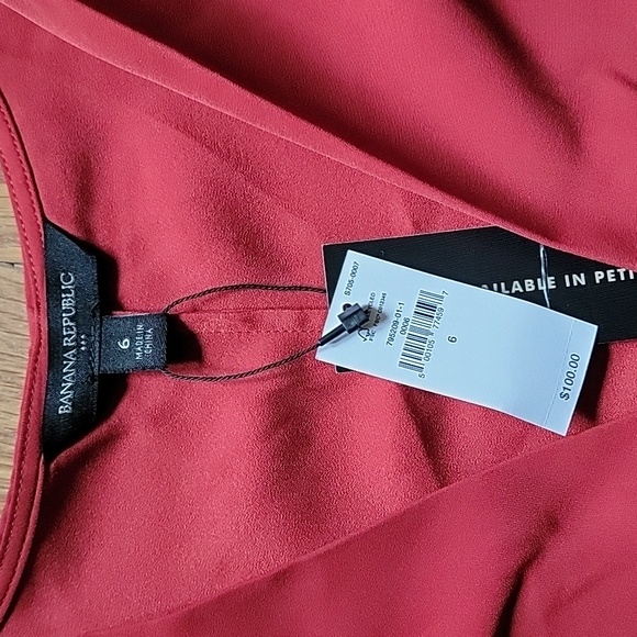 Twist-front knee-length dress (cranberry red) - Picture 2 of 2